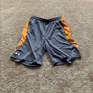 Under Armour men’s gym shorts L
